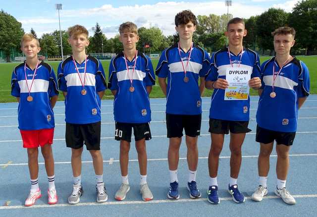 [FOTO] Rywalizowali w Sztafetowych Biegach Przełajowych klas 5-8