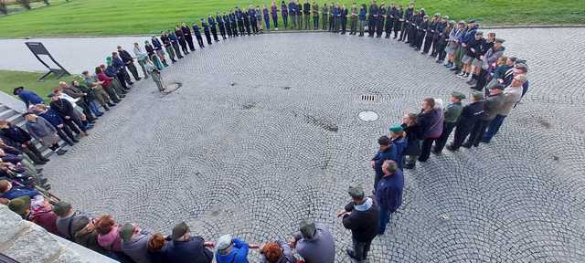 [FOTO] Wizyta harcerzy i instruktorów Chorągwi Wielkopolskiej ZHP w Muzeum Gross-Rosen