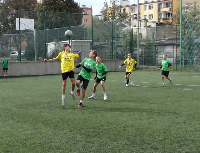 [FOTO] Piłkarskie rozgrywki klas 5-6 za nami