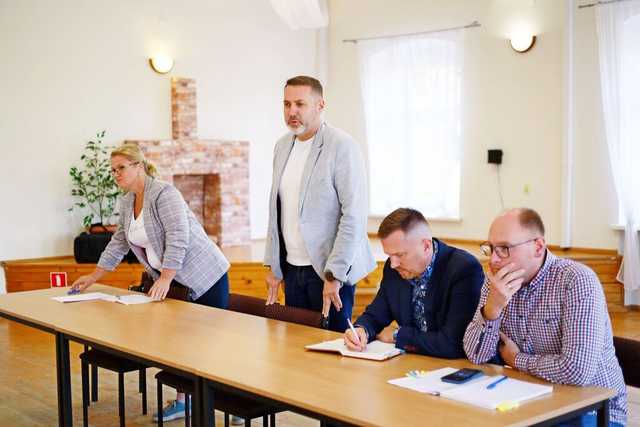 [FOTO] Przydzielono środki finansowe dla poszczególnych sołectw. Jakie inwestycje zostaną wykonane w ramach Funduszu Sołeckiego?