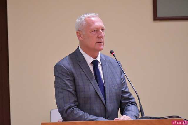 [FOTO] Omawiają działania służb podczas powodzi. Trwa nadzwyczajna Sesja Rady Miejskiej