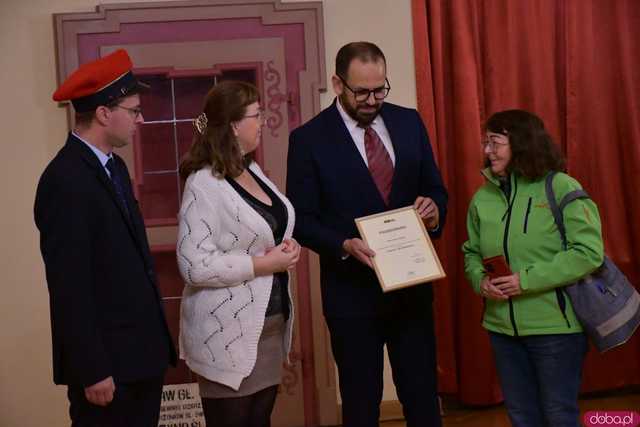 [FOTO] 180 lat kolei w Świdnicy. Wystawę z historycznymi rozkładami jazdy, eksponatami i zdjęciami można oglądać do 24 listopada