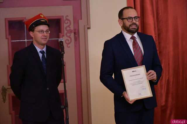 [FOTO] 180 lat kolei w Świdnicy. Wystawę z historycznymi rozkładami jazdy, eksponatami i zdjęciami można oglądać do 24 listopada