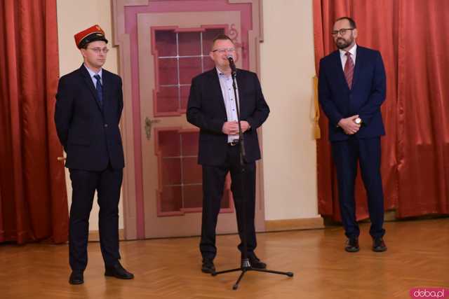 [FOTO] 180 lat kolei w Świdnicy. Wystawę z historycznymi rozkładami jazdy, eksponatami i zdjęciami można oglądać do 24 listopada