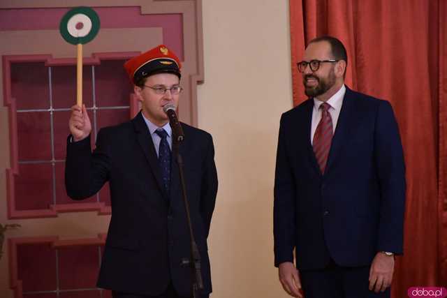 [FOTO] 180 lat kolei w Świdnicy. Wystawę z historycznymi rozkładami jazdy, eksponatami i zdjęciami można oglądać do 24 listopada