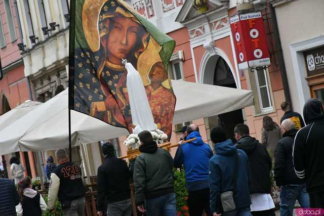 [WIDEO/FOTO/WYNIKI] Pokonali 222 schody i wbiegli na Wieżę Ratuszową. Za nami XI edycja unikalnego biegu