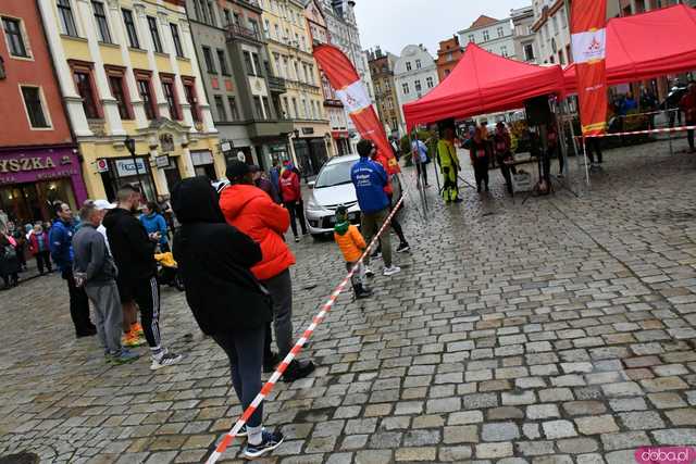[WIDEO/FOTO/WYNIKI] Pokonali 222 schody i wbiegli na Wieżę Ratuszową. Za nami XI edycja unikalnego biegu