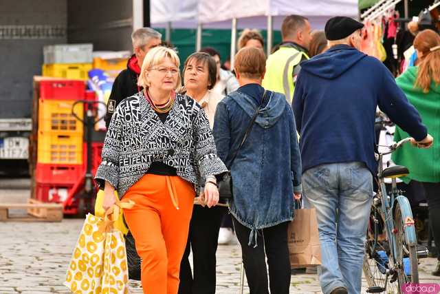[FOTO] Wystartował Jarmark Produktów Regionalnych. Do kiedy można odwiedzić stoiska na rynku?