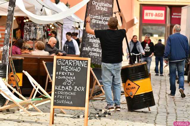 [FOTO] Wystartował Jarmark Produktów Regionalnych. Do kiedy można odwiedzić stoiska na rynku?