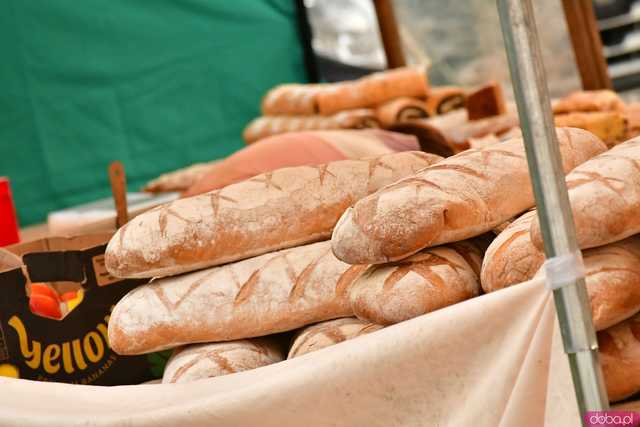 [FOTO] Wystartował Jarmark Produktów Regionalnych. Do kiedy można odwiedzić stoiska na rynku?