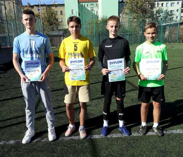[FOTO] Rywalizowali w piłkarskim turnieju klas 7-8