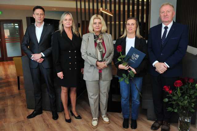 [FOTO] Nagrodzono świdnickich nauczycieli i dyrektorów placówek oświatowych. Kto został wyróżniony?