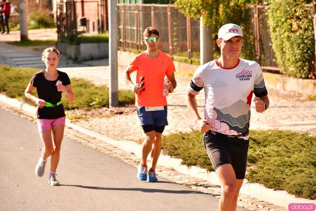 [DUŻO ZDJĘĆ] Ponad 300 biegaczy wystartowało w VII Aryzta Półmaratonie i Biegu Piekarza