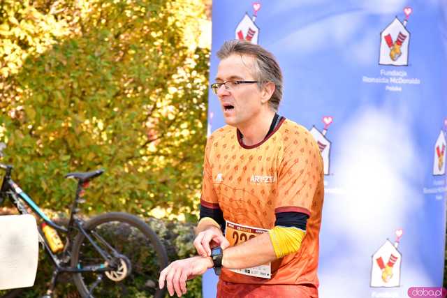 [DUŻO ZDJĘĆ] Ponad 300 biegaczy wystartowało w VII Aryzta Półmaratonie i Biegu Piekarza