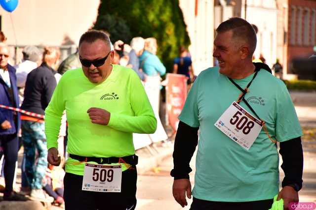 [DUŻO ZDJĘĆ] Ponad 300 biegaczy wystartowało w VII Aryzta Półmaratonie i Biegu Piekarza