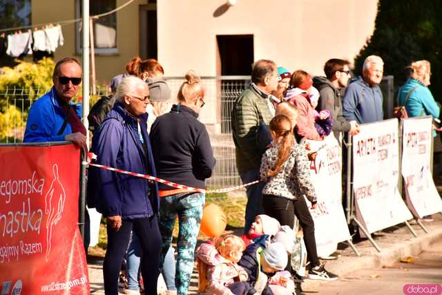 [DUŻO ZDJĘĆ] Ponad 300 biegaczy wystartowało w VII Aryzta Półmaratonie i Biegu Piekarza