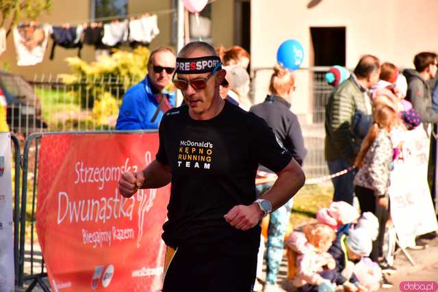 [DUŻO ZDJĘĆ] Ponad 300 biegaczy wystartowało w VII Aryzta Półmaratonie i Biegu Piekarza