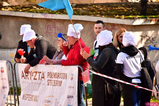 [DUŻO ZDJĘĆ] Ponad 300 biegaczy wystartowało w VII Aryzta Półmaratonie i Biegu Piekarza