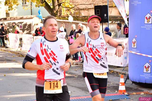 [DUŻO ZDJĘĆ] Ponad 300 biegaczy wystartowało w VII Aryzta Półmaratonie i Biegu Piekarza
