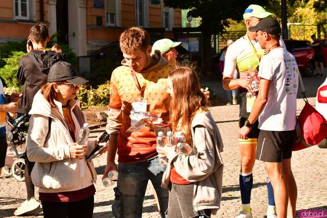 [DUŻO ZDJĘĆ] Ponad 300 biegaczy wystartowało w VII Aryzta Półmaratonie i Biegu Piekarza