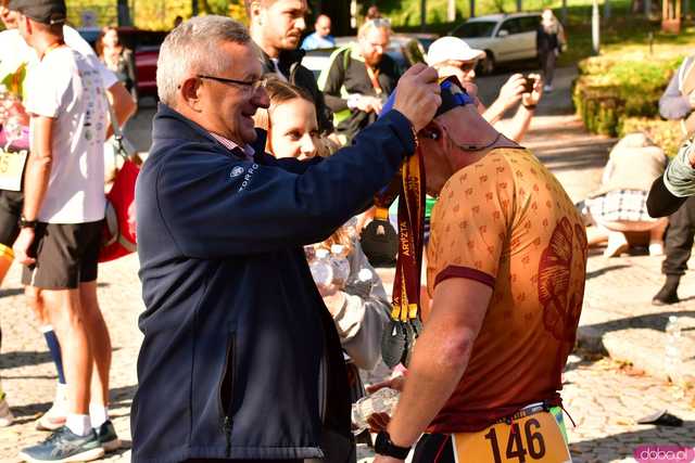 [DUŻO ZDJĘĆ] Ponad 300 biegaczy wystartowało w VII Aryzta Półmaratonie i Biegu Piekarza