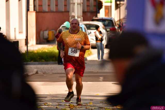 [DUŻO ZDJĘĆ] Ponad 300 biegaczy wystartowało w VII Aryzta Półmaratonie i Biegu Piekarza