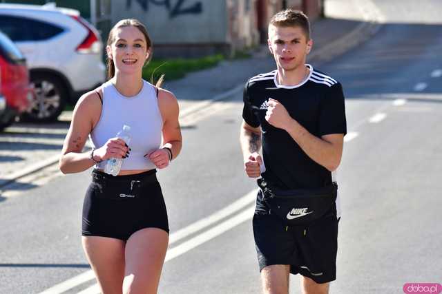 [DUŻO ZDJĘĆ] Ponad 300 biegaczy wystartowało w VII Aryzta Półmaratonie i Biegu Piekarza