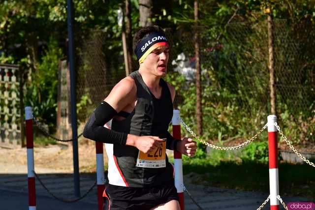 [DUŻO ZDJĘĆ] Ponad 300 biegaczy wystartowało w VII Aryzta Półmaratonie i Biegu Piekarza