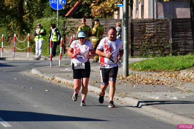 [DUŻO ZDJĘĆ] Ponad 300 biegaczy wystartowało w VII Aryzta Półmaratonie i Biegu Piekarza