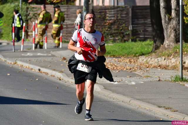 [DUŻO ZDJĘĆ] Ponad 300 biegaczy wystartowało w VII Aryzta Półmaratonie i Biegu Piekarza