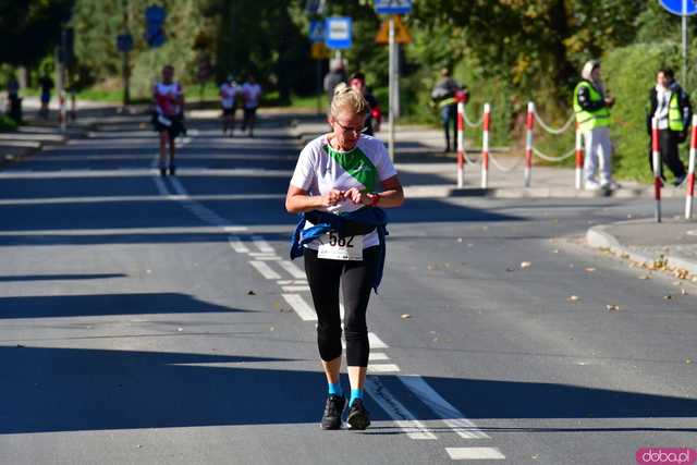 [DUŻO ZDJĘĆ] Ponad 300 biegaczy wystartowało w VII Aryzta Półmaratonie i Biegu Piekarza