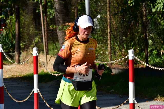 [DUŻO ZDJĘĆ] Ponad 300 biegaczy wystartowało w VII Aryzta Półmaratonie i Biegu Piekarza
