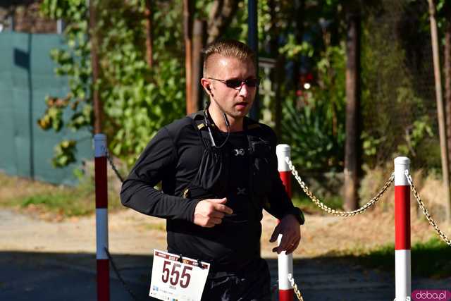 [DUŻO ZDJĘĆ] Ponad 300 biegaczy wystartowało w VII Aryzta Półmaratonie i Biegu Piekarza