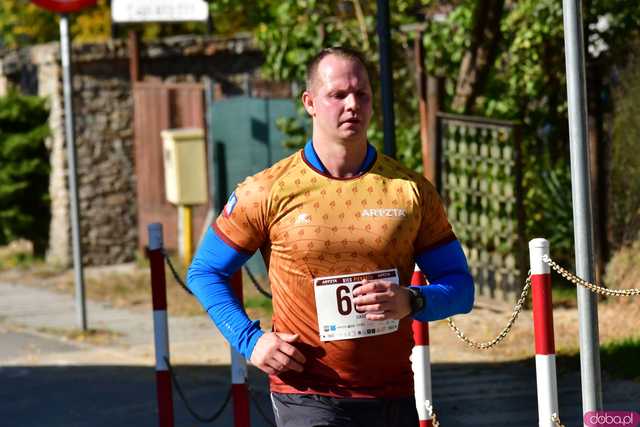 [DUŻO ZDJĘĆ] Ponad 300 biegaczy wystartowało w VII Aryzta Półmaratonie i Biegu Piekarza