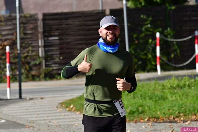 [DUŻO ZDJĘĆ] Ponad 300 biegaczy wystartowało w VII Aryzta Półmaratonie i Biegu Piekarza