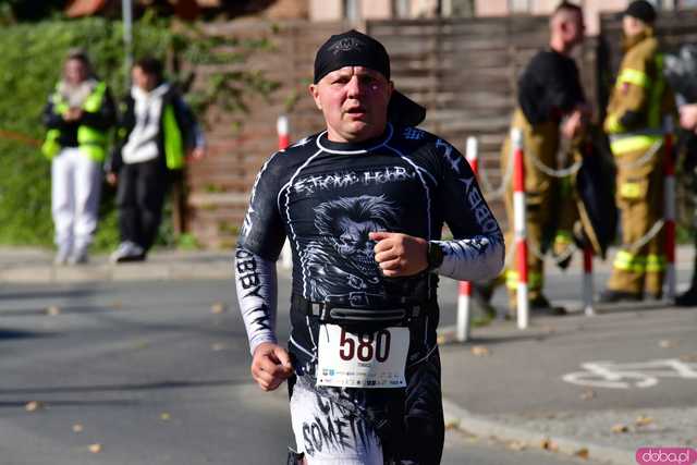 [DUŻO ZDJĘĆ] Ponad 300 biegaczy wystartowało w VII Aryzta Półmaratonie i Biegu Piekarza