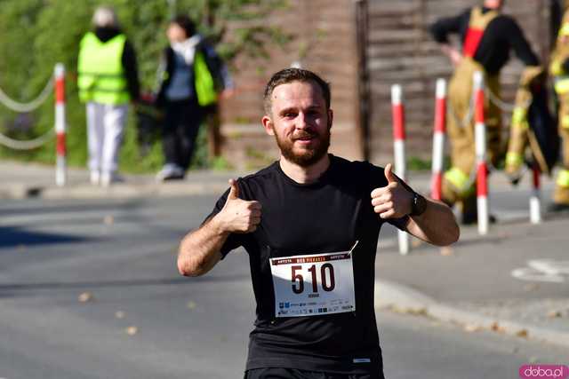 [DUŻO ZDJĘĆ] Ponad 300 biegaczy wystartowało w VII Aryzta Półmaratonie i Biegu Piekarza