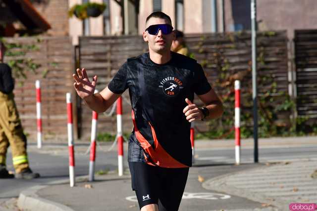 [DUŻO ZDJĘĆ] Ponad 300 biegaczy wystartowało w VII Aryzta Półmaratonie i Biegu Piekarza