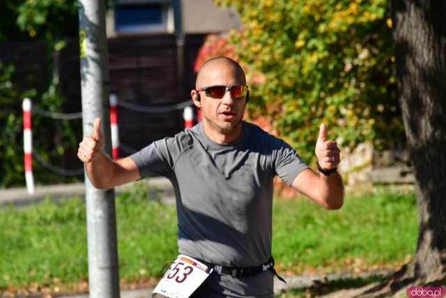 [DUŻO ZDJĘĆ] Ponad 300 biegaczy wystartowało w VII Aryzta Półmaratonie i Biegu Piekarza