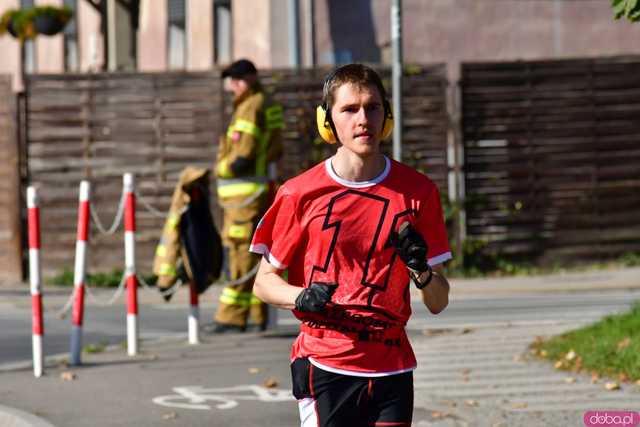 [DUŻO ZDJĘĆ] Ponad 300 biegaczy wystartowało w VII Aryzta Półmaratonie i Biegu Piekarza