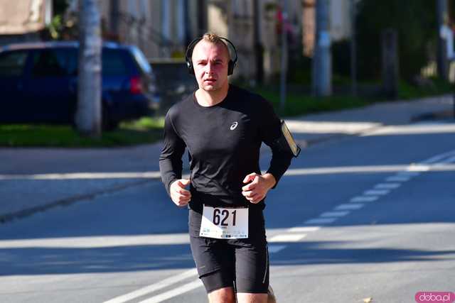 [DUŻO ZDJĘĆ] Ponad 300 biegaczy wystartowało w VII Aryzta Półmaratonie i Biegu Piekarza