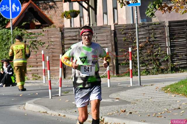 [DUŻO ZDJĘĆ] Ponad 300 biegaczy wystartowało w VII Aryzta Półmaratonie i Biegu Piekarza