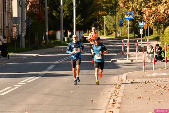 [DUŻO ZDJĘĆ] Ponad 300 biegaczy wystartowało w VII Aryzta Półmaratonie i Biegu Piekarza