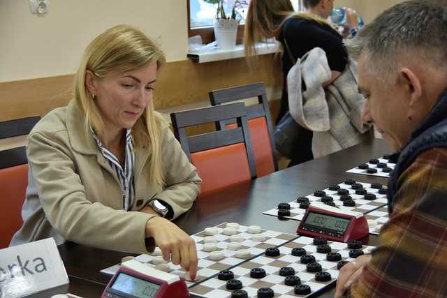 [FOTO] Rywalizowali w turnieju warcabów 100-polowych w Burkatowie