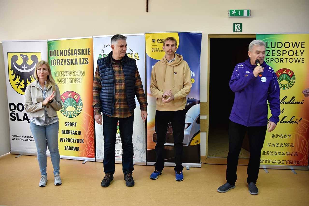 [FOTO] Rywalizowali w turnieju warcabów 100-polowych w Burkatowie
