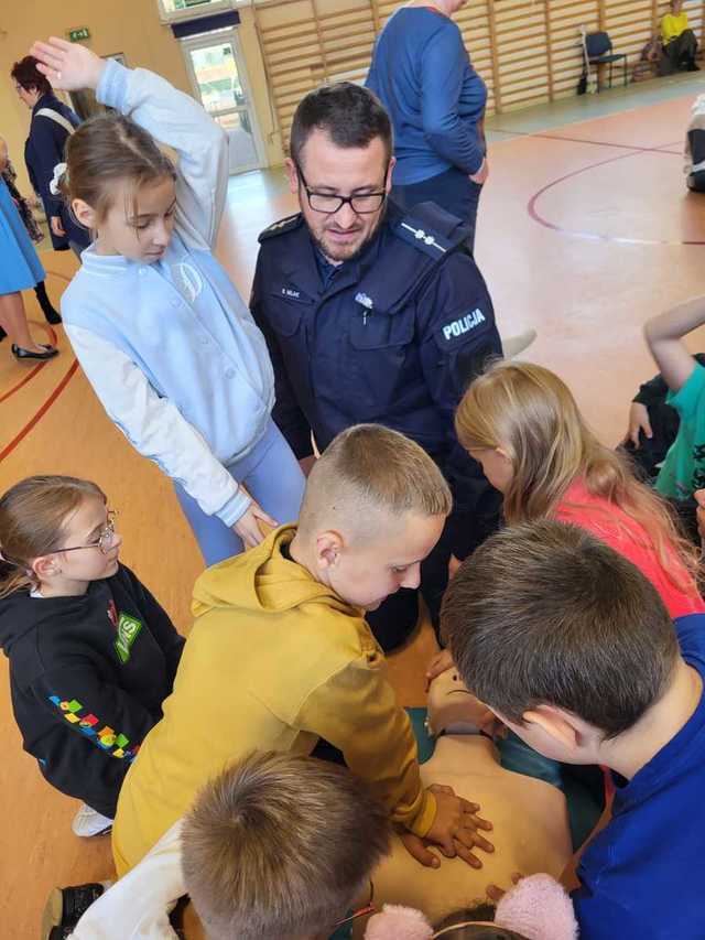 Świdniccy policjanci włączyli się w akcję „Porusz serce” 