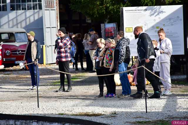 [WIDEO/FOTO] Przejażdżki zabytkowymi parowozami, wystawy, prezentacje. Gala XX-lecia Muzeum Kolejnictwa