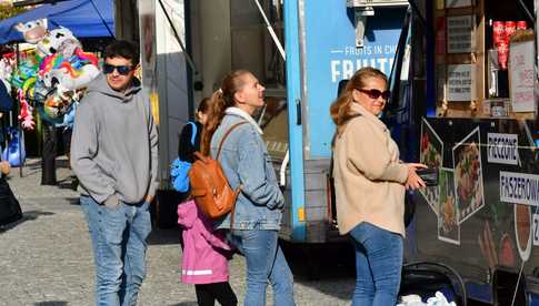 [WIDEO/FOTO] Foodtrucki, atrakcje dla dzieci i wiele innych. Ruszył Świebodzicki Smaczny Weekend