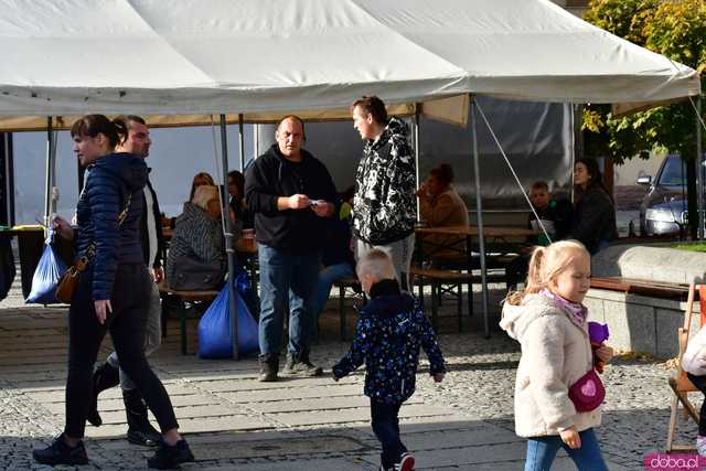 [WIDEO/FOTO] Foodtrucki, atrakcje dla dzieci i wiele innych. Ruszył Świebodzicki Smaczny Weekend
