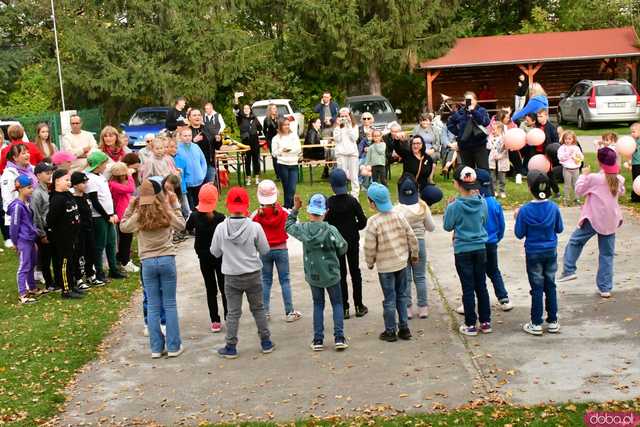[WIDEO/FOTO] Pobiegli dla Malwiny, która zmaga się z nowotworem. Na starcie stanęły tłumy wspierających
